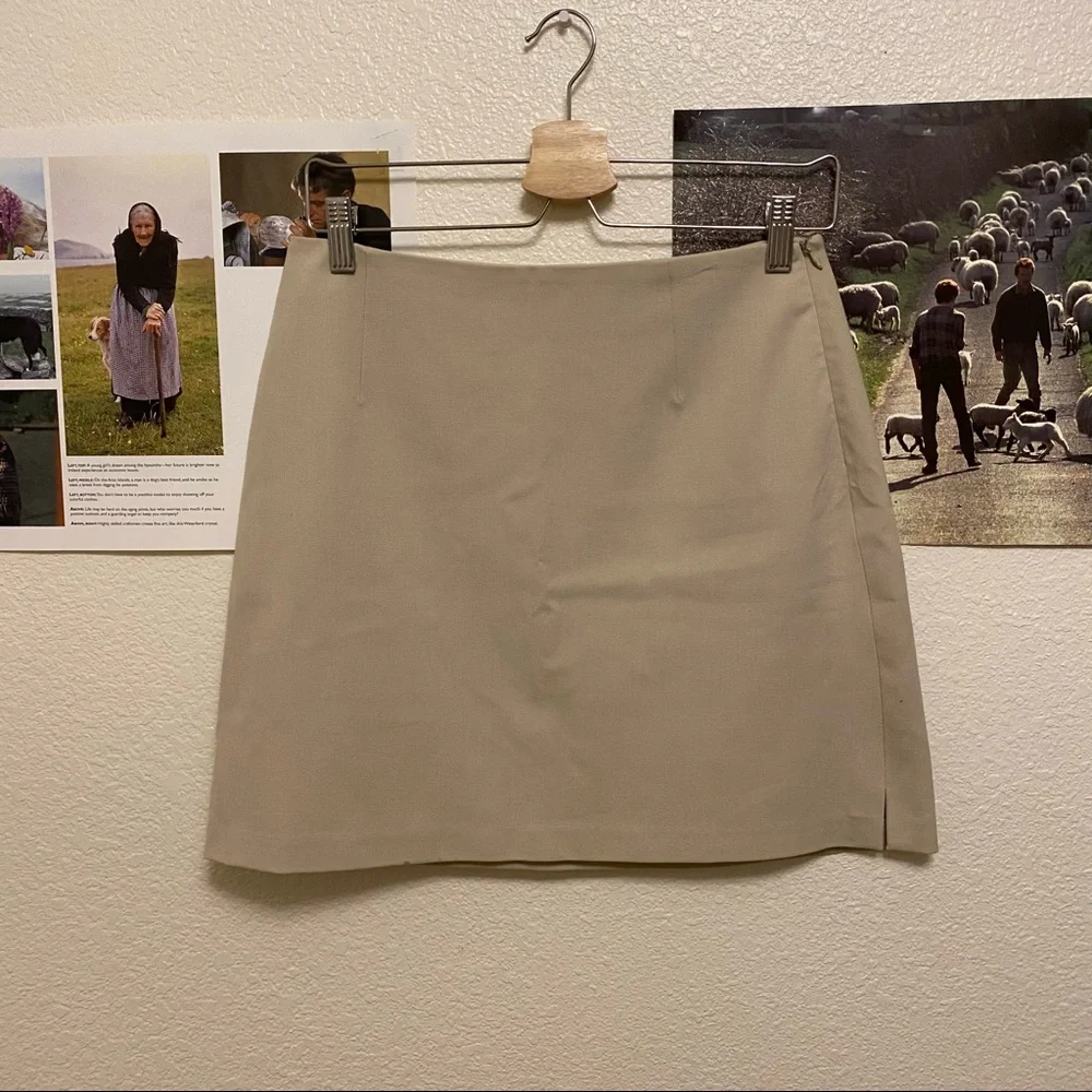 🌸Mini skirt - Picture 2 of 3
